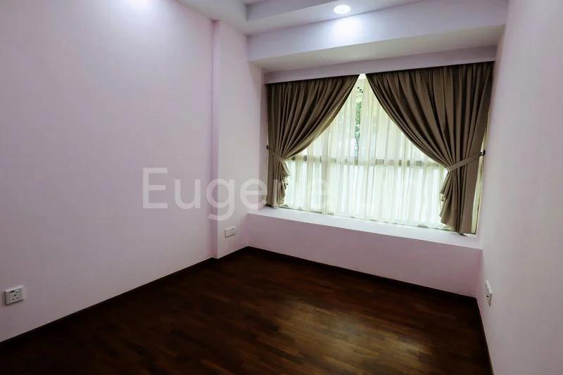 3 Bed Condo for Rent in  The Calrose - Image 8
